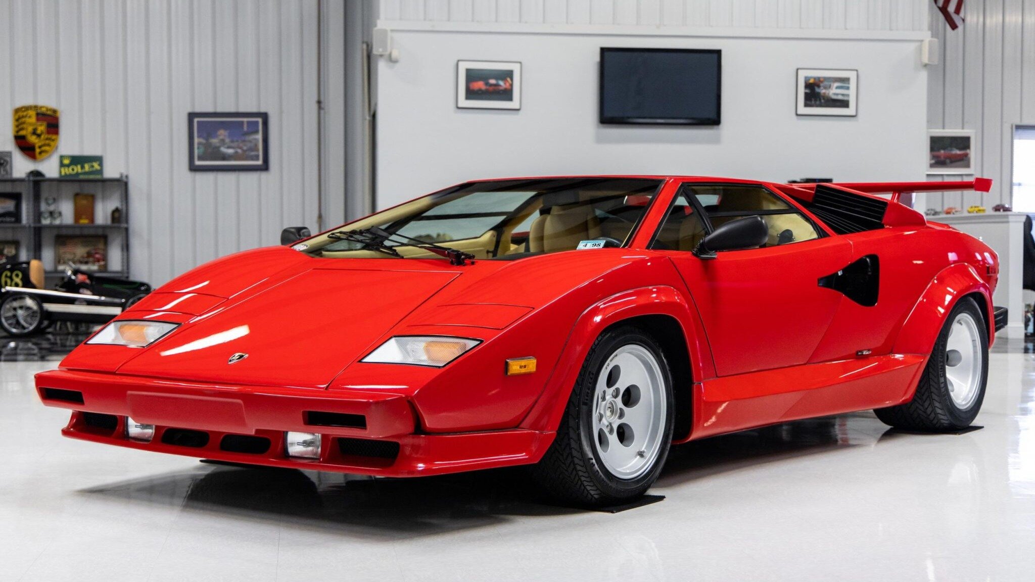 Lamborghini Countach в редкой версии выставили на аукцион. Он ещё и почти без пробега