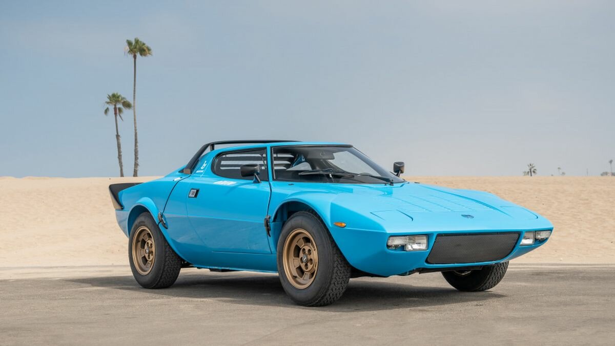 На аукцион выставят редкий 46-летний спорткар Lancia Stratos HF Stradale