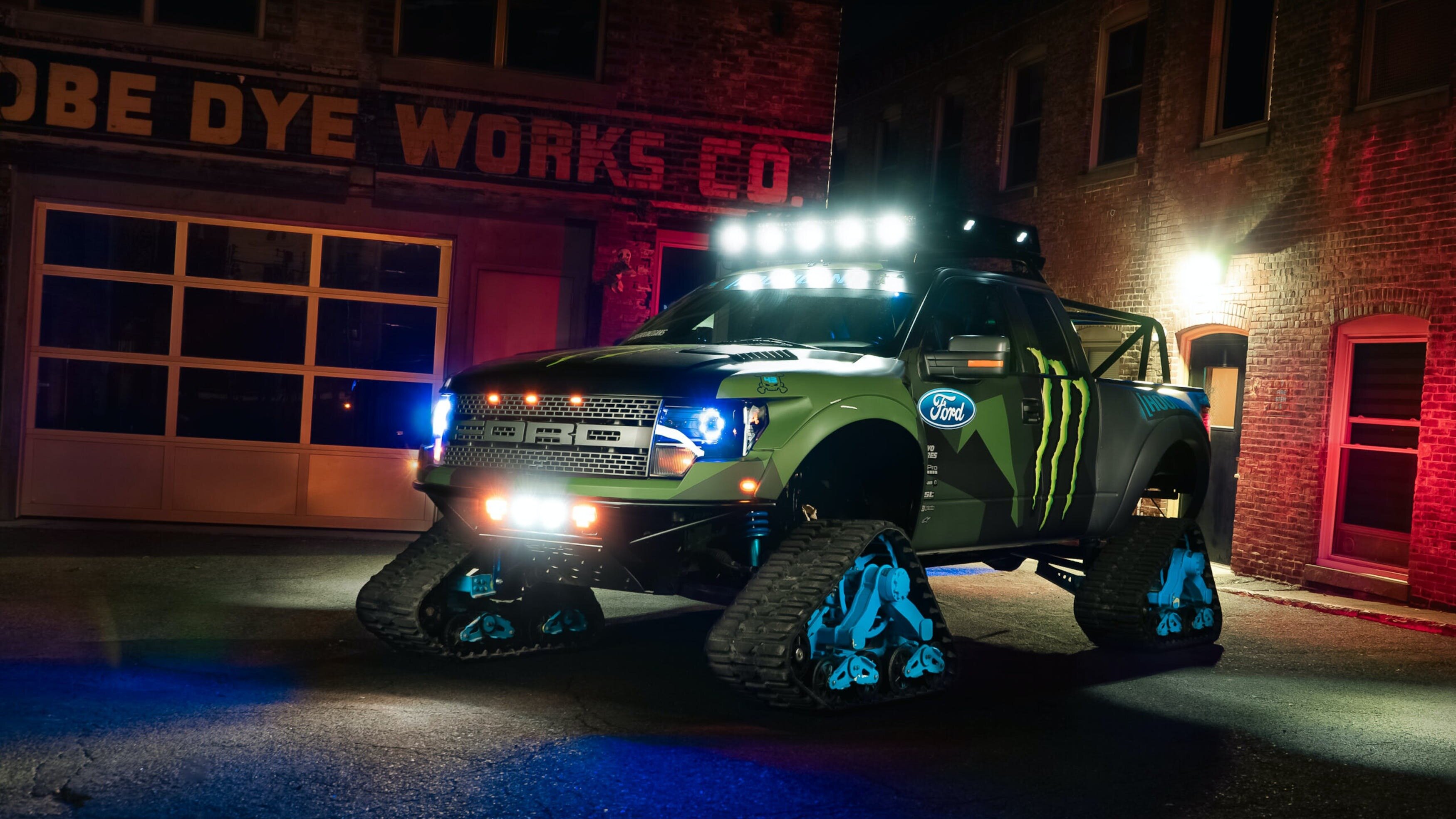 Гусеничный Ford F-150 Кена Блока выставили на продажу за 195 тысяч долларов