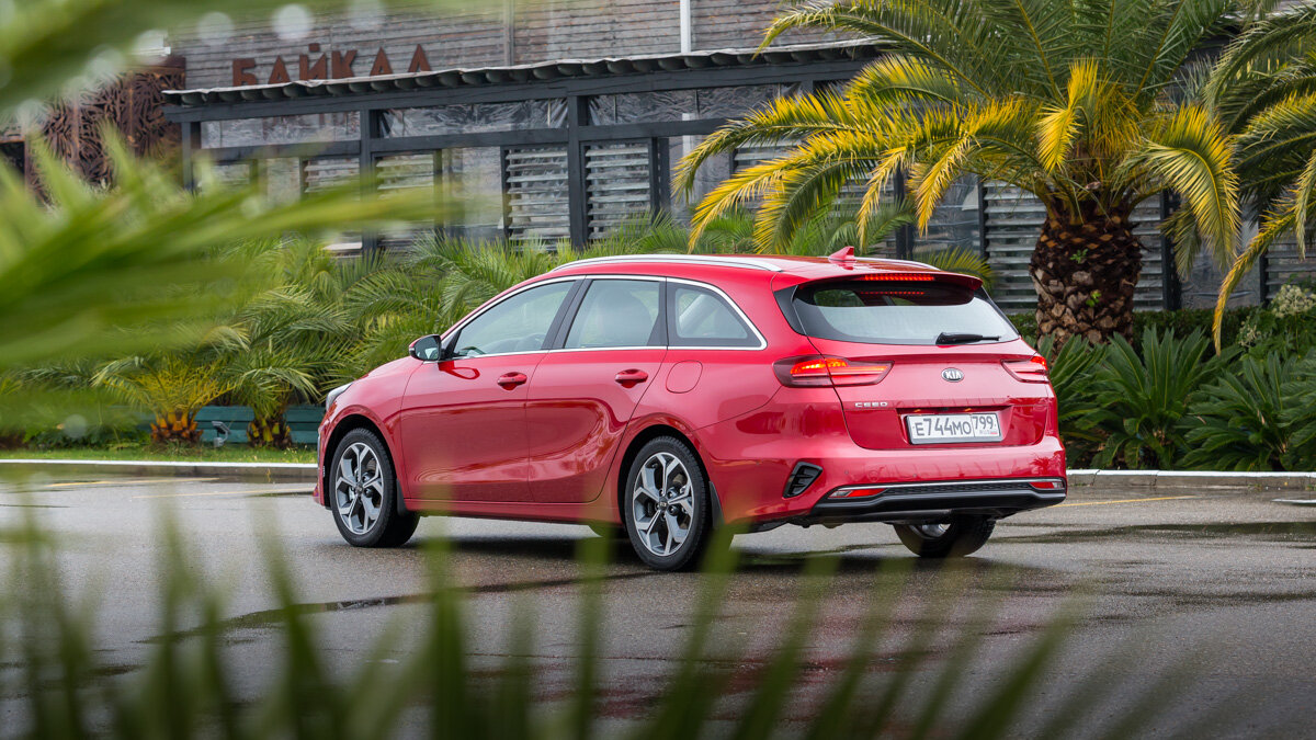 Литрбол: тест неожиданно практичного универсала Kia Ceed SW