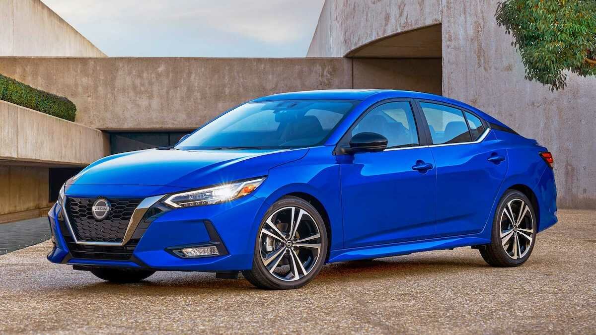 Новый Nissan Sentra: другая платформа и агрессивный дизайн