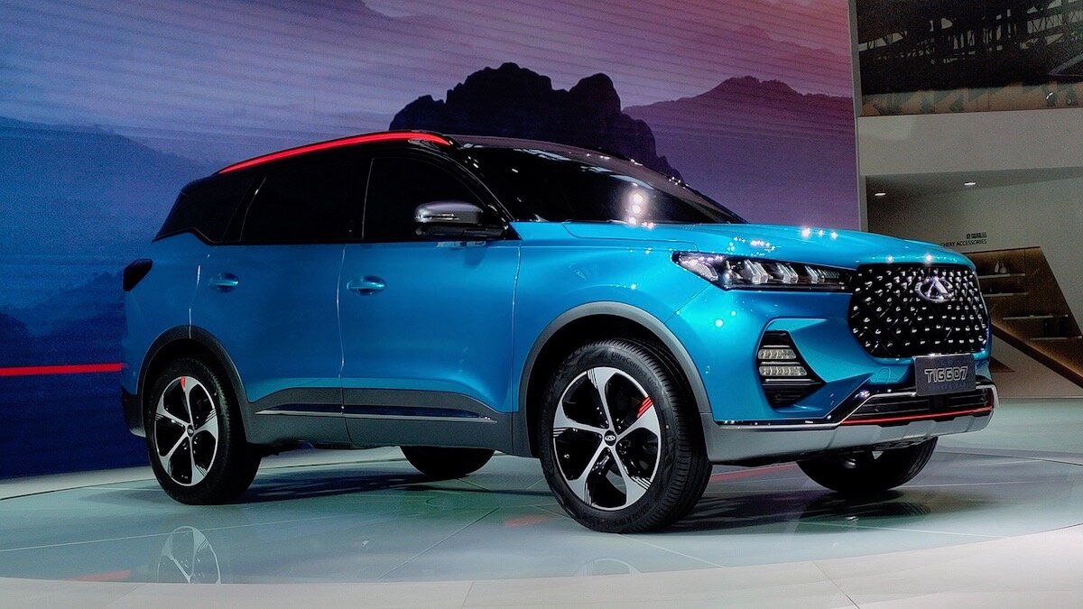 Новый Chery Tiggo 7 получил три монитора и новый турбомотор