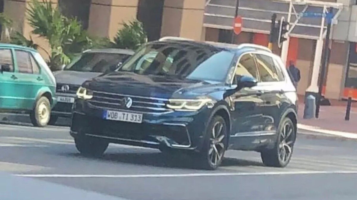 Обновлённый VW Tiguan сфотографировали без камуфляжа. Опять