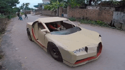 Пожалуй, самая неудачная реплика Bugatti Chiron: из картона и на педальной тяге