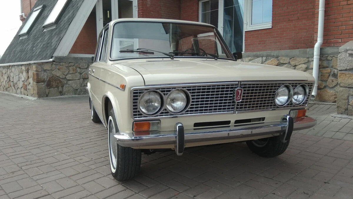 Редкий ВАЗ-2103 с «автоматом» продают на Авто.ру за 1,2 миллиона рублей