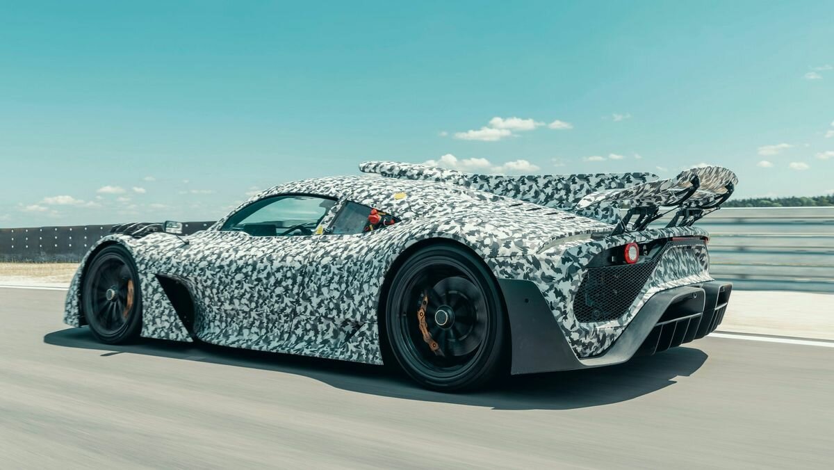 Мощнейший гиперкар Mercedes-AMG с 1000-сильной установкой от Формулы-1 вышел на дороги