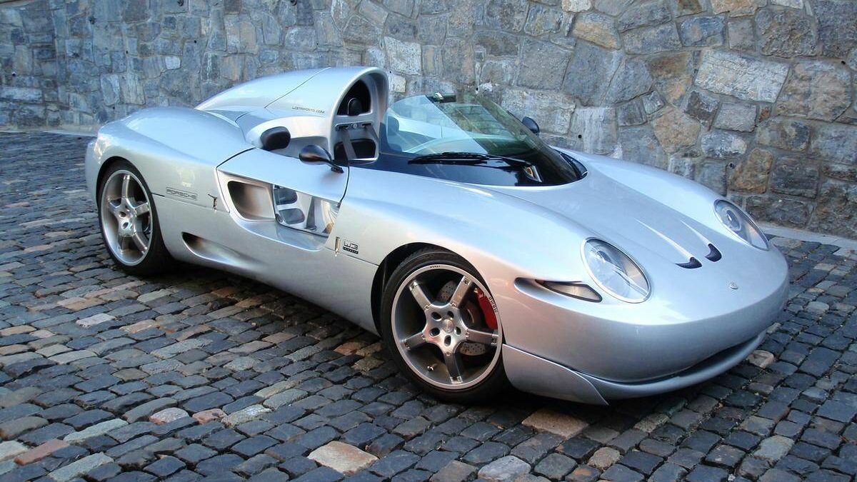 Уникальный Porsche W Triposto с водительским местом посередине выставили на продажу