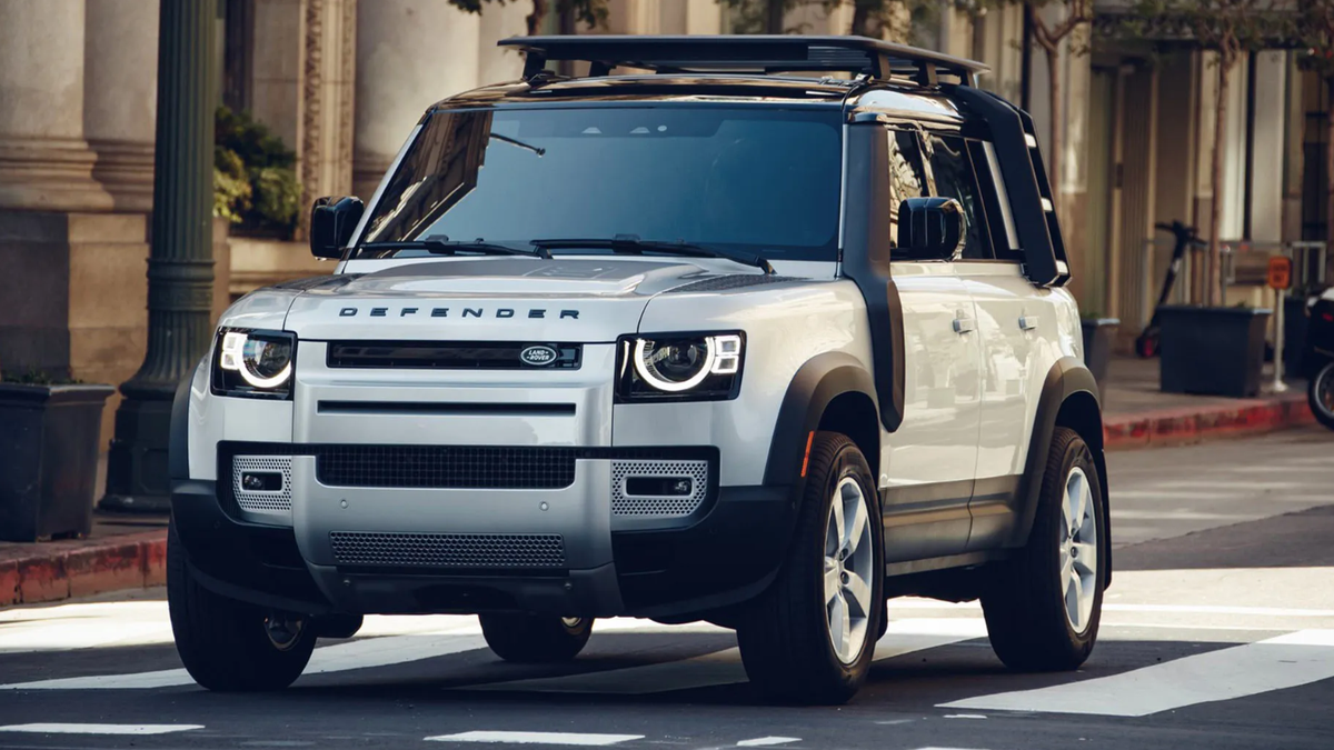 Названы цены нового Land Rover Defender для России