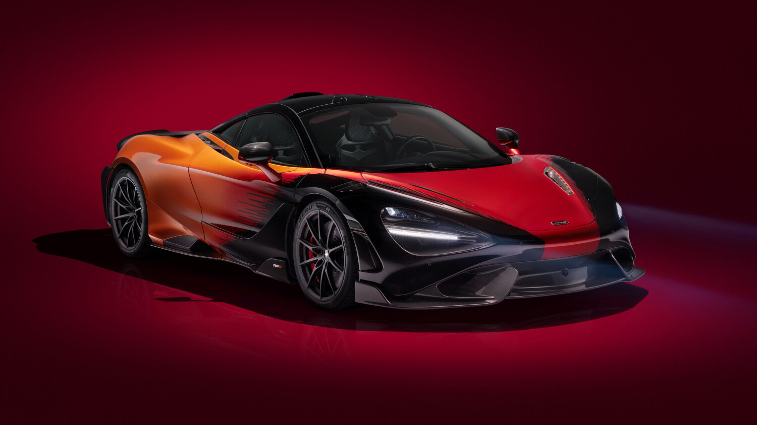 Суперкар McLaren 765LT оказался быстрее, чем ожидалось. И получил новые спецверсии