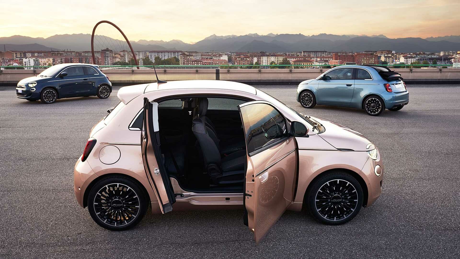 Электрокару Fiat 500 добавили ещё одну дверь