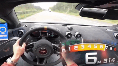 Видео: на McLaren 600LT во весь опор. До 320 км/ч