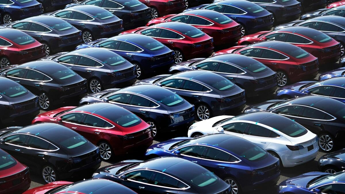 Tesla впервые стала прибыльной по итогам года