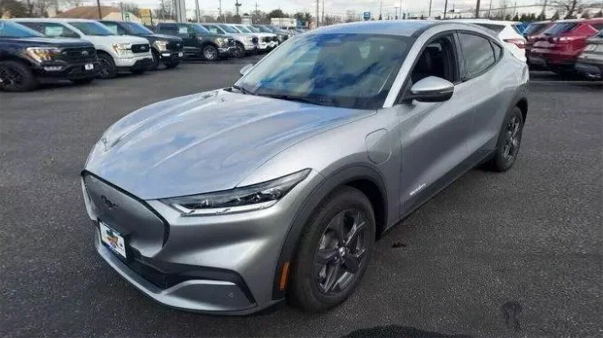 В России продают электрокроссовер Ford Mustang Mach-E по цене новой Теслы