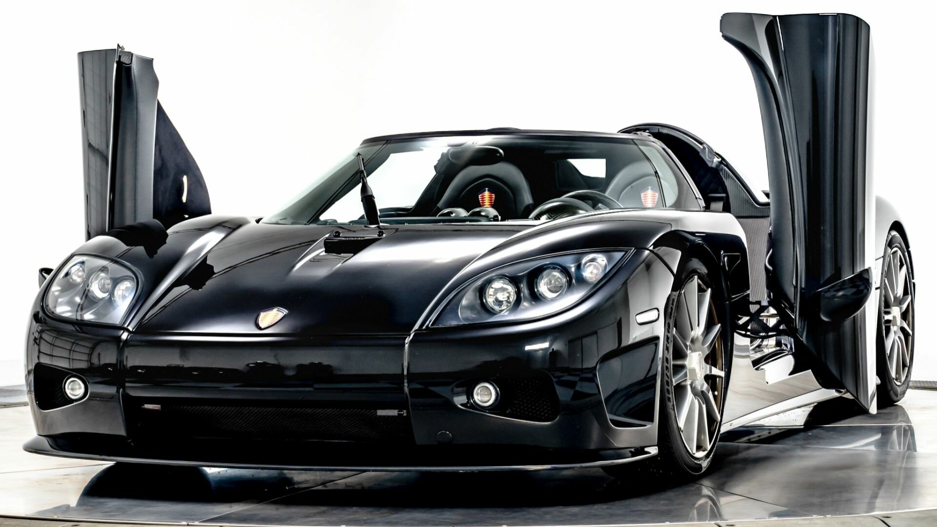 На продажу выставлена одна из первых моделей Koenigsegg. У неё 817 сил и «механика»