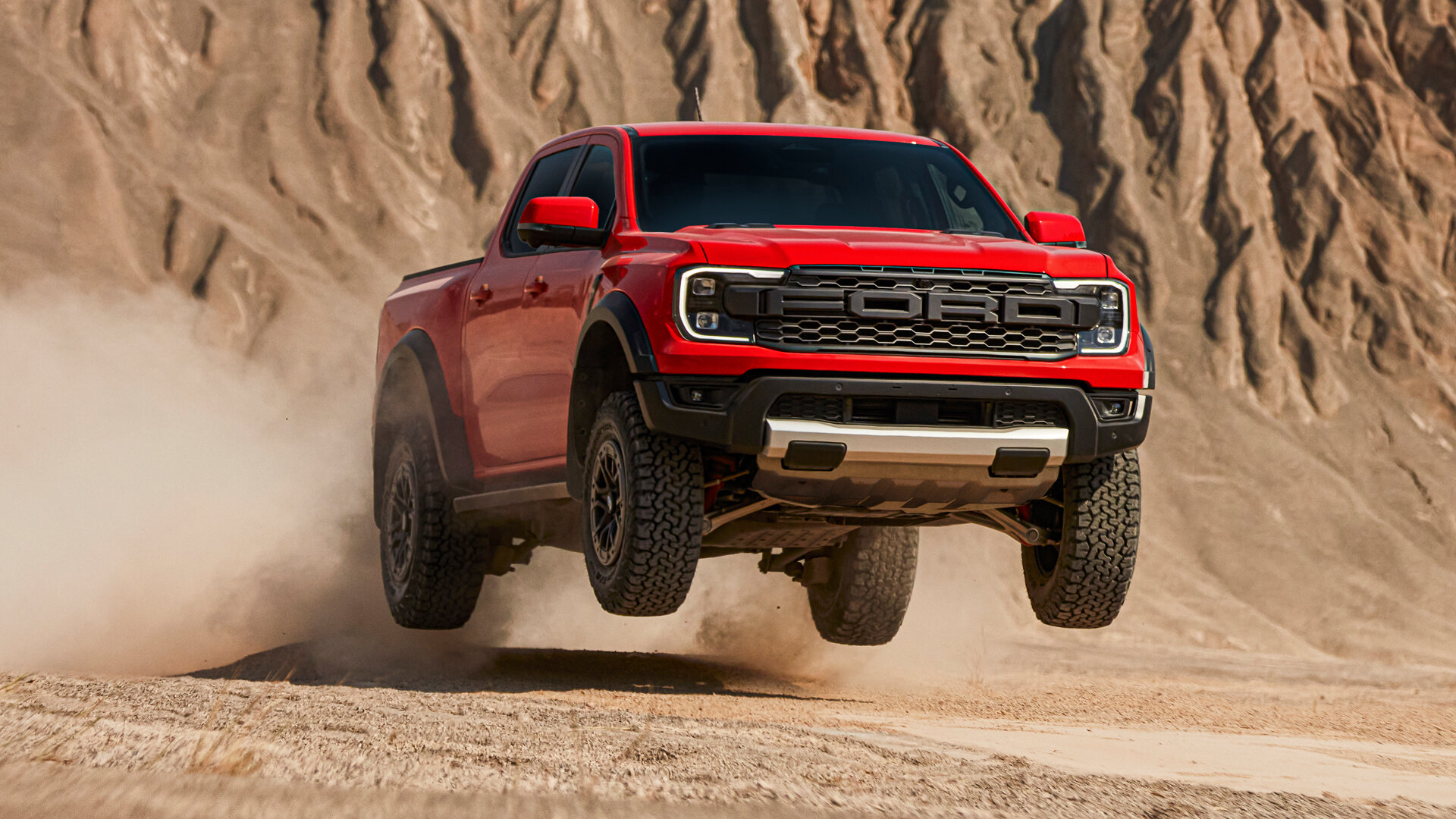 Представлен новый экстремальный Ford Ranger Raptor: 288-сильный V6 и гоночная подвеска