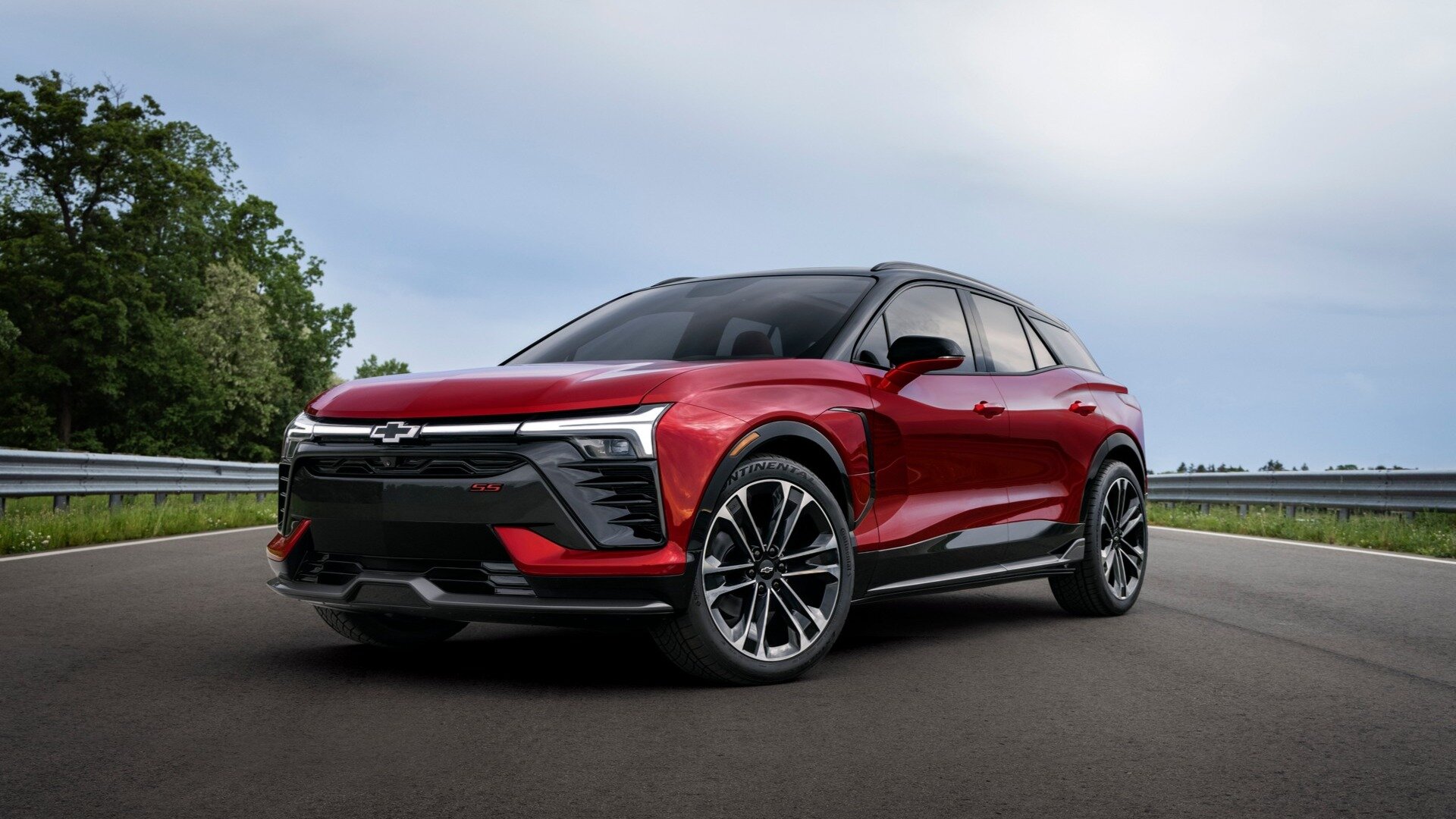 Представлен электрокроссовер Chevrolet Blazer: 565 сил, более 500 километров без подзарядки и три типа привода