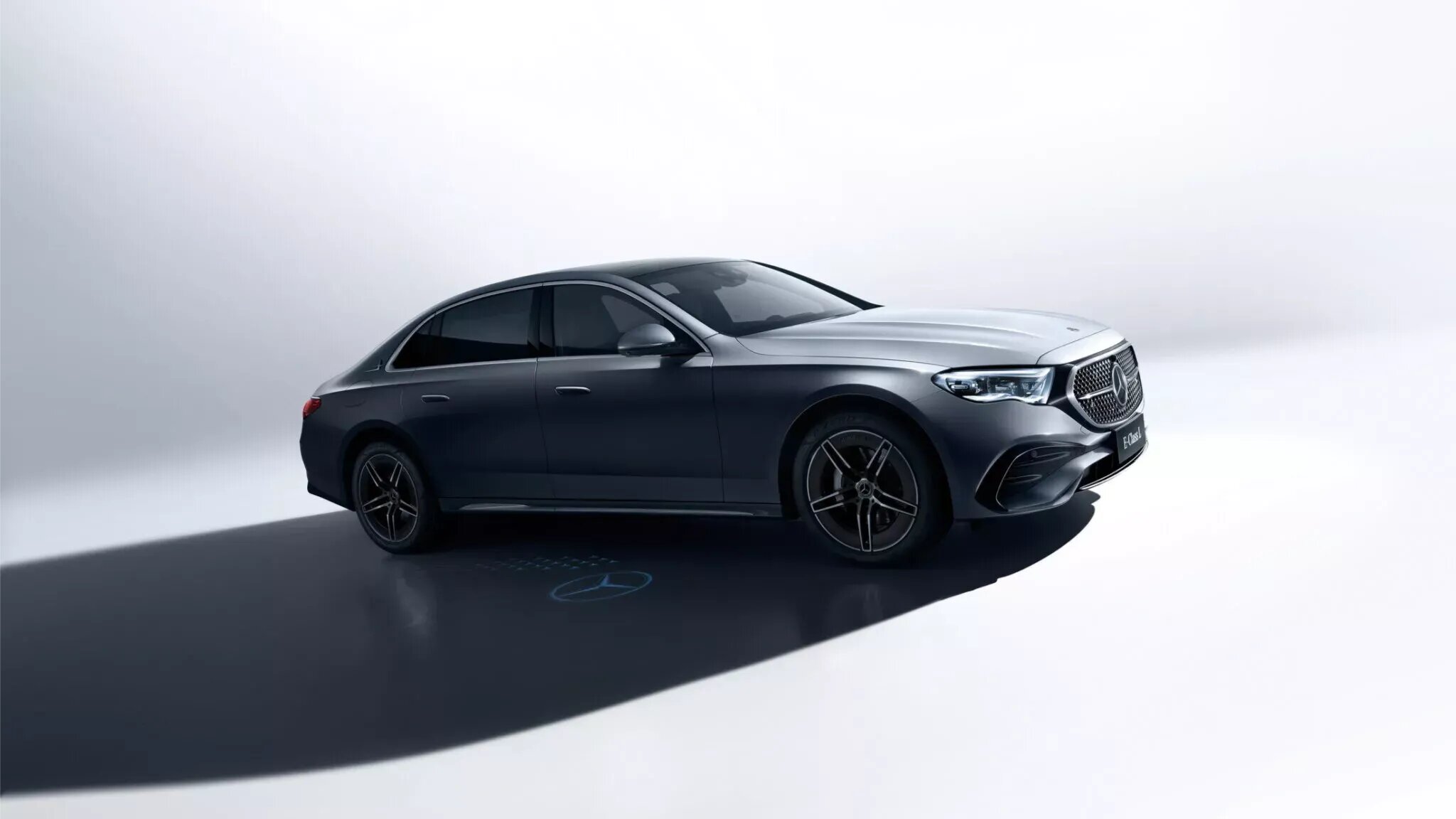 У нового Mercedes-Benz E-класса появилась длиннобазная версия