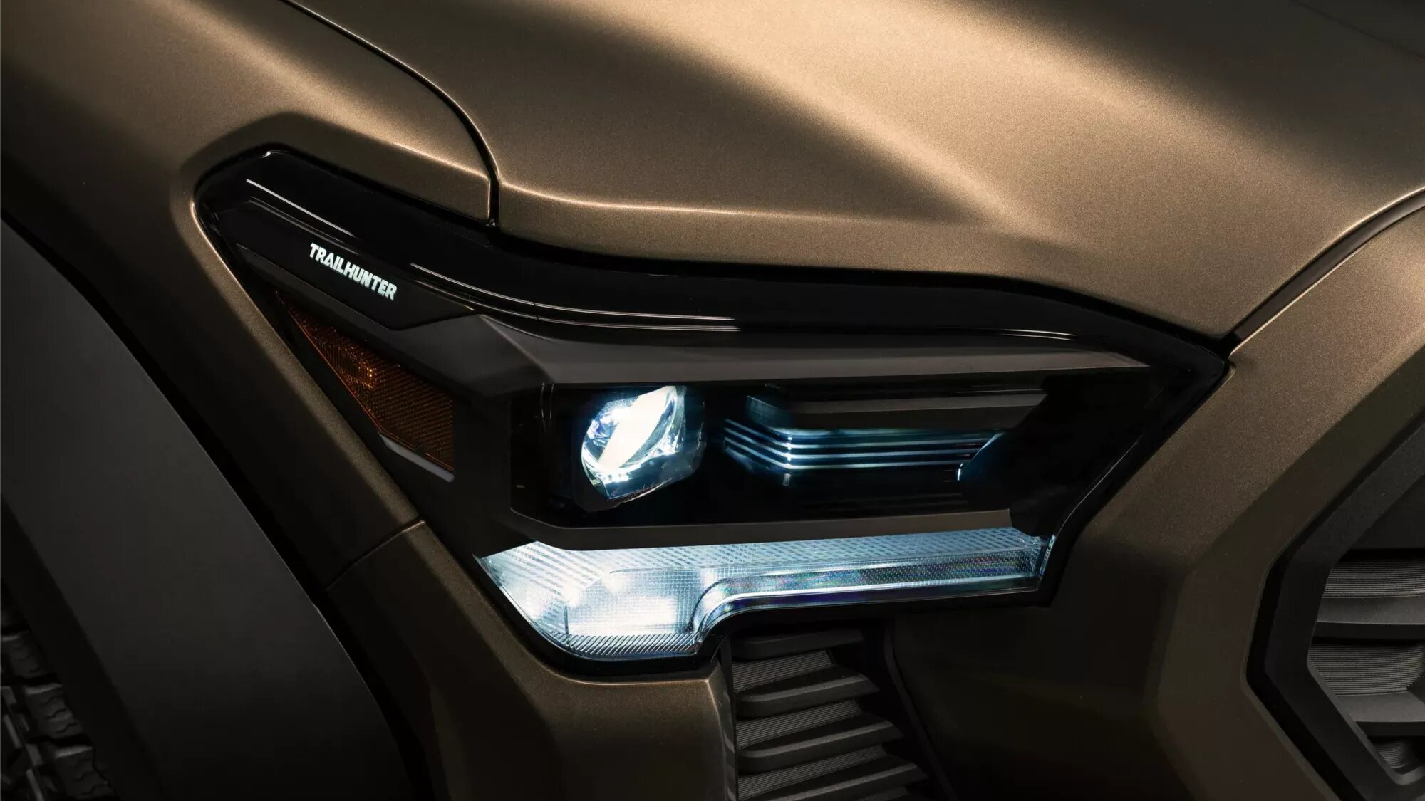 Опубликован тизер нового пикапа Toyota Tacoma «Следопыт»