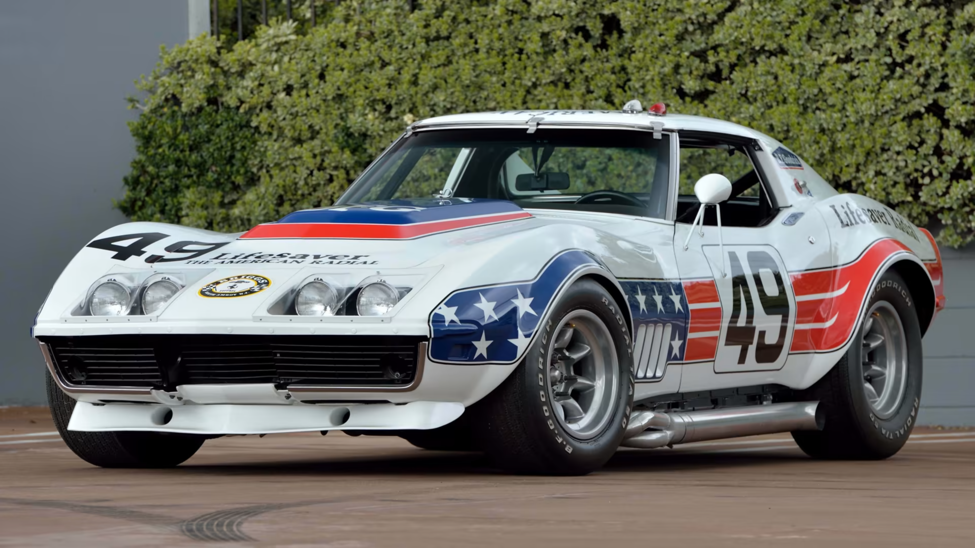 Гоночный Chevrolet Corvette, установивший в 1973 году рекорд скорости, пустят с молотка