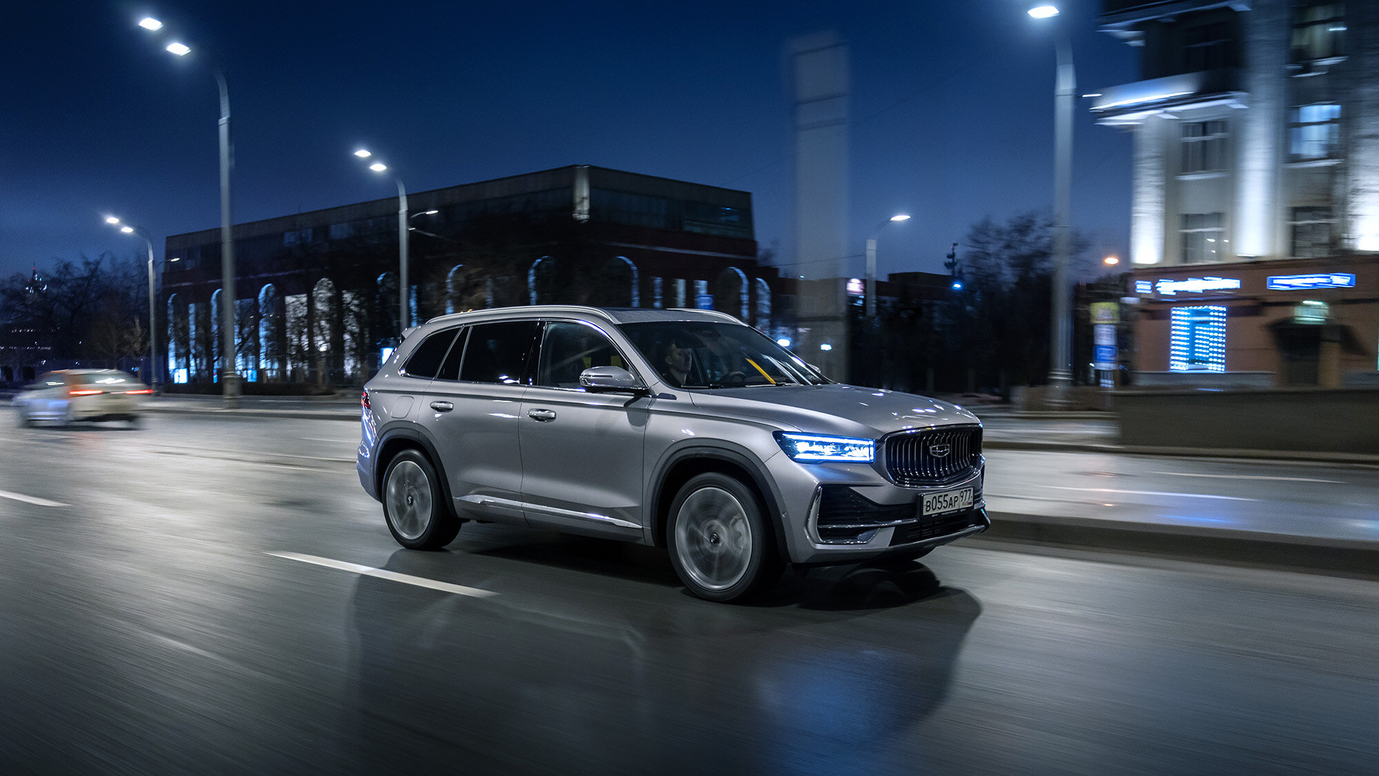 Первый тест Geely Monjaro — самого роскошного кроссовера марки в России