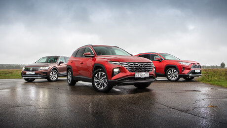 При своих. Hyundai Tucson против VW Tiguan и Toyota RAV4: сравнительный тест