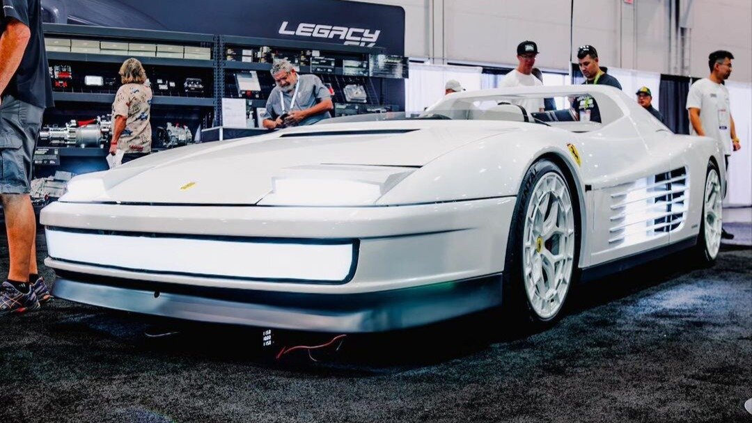 Тюнеры превратили Ferrari Testarossa в трёхместный электрический спидстер
