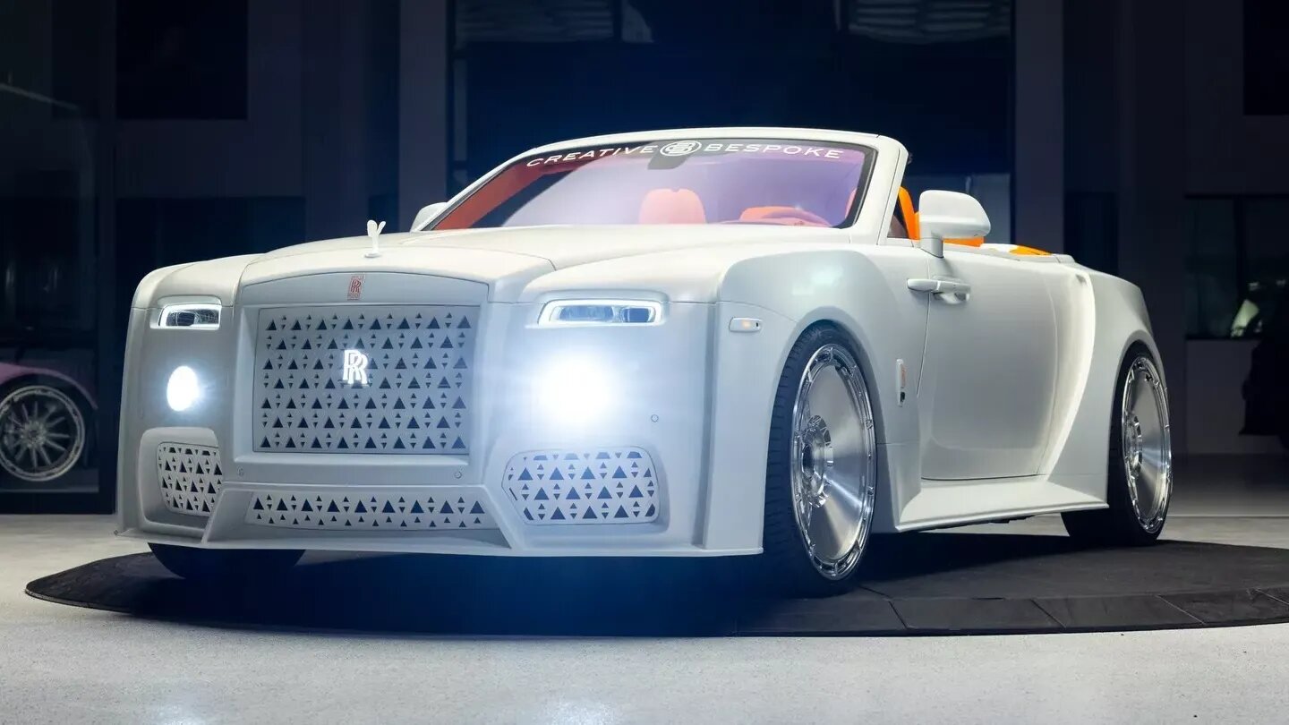 Кабриолет Rolls-Royce Dawn получил странный тюнинг в Дубае