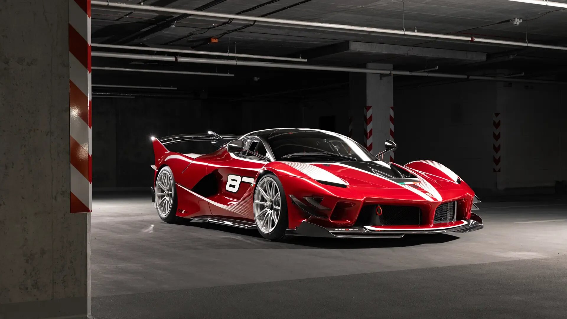 Один из 40 Ferrari FXX K продадут на аукционе