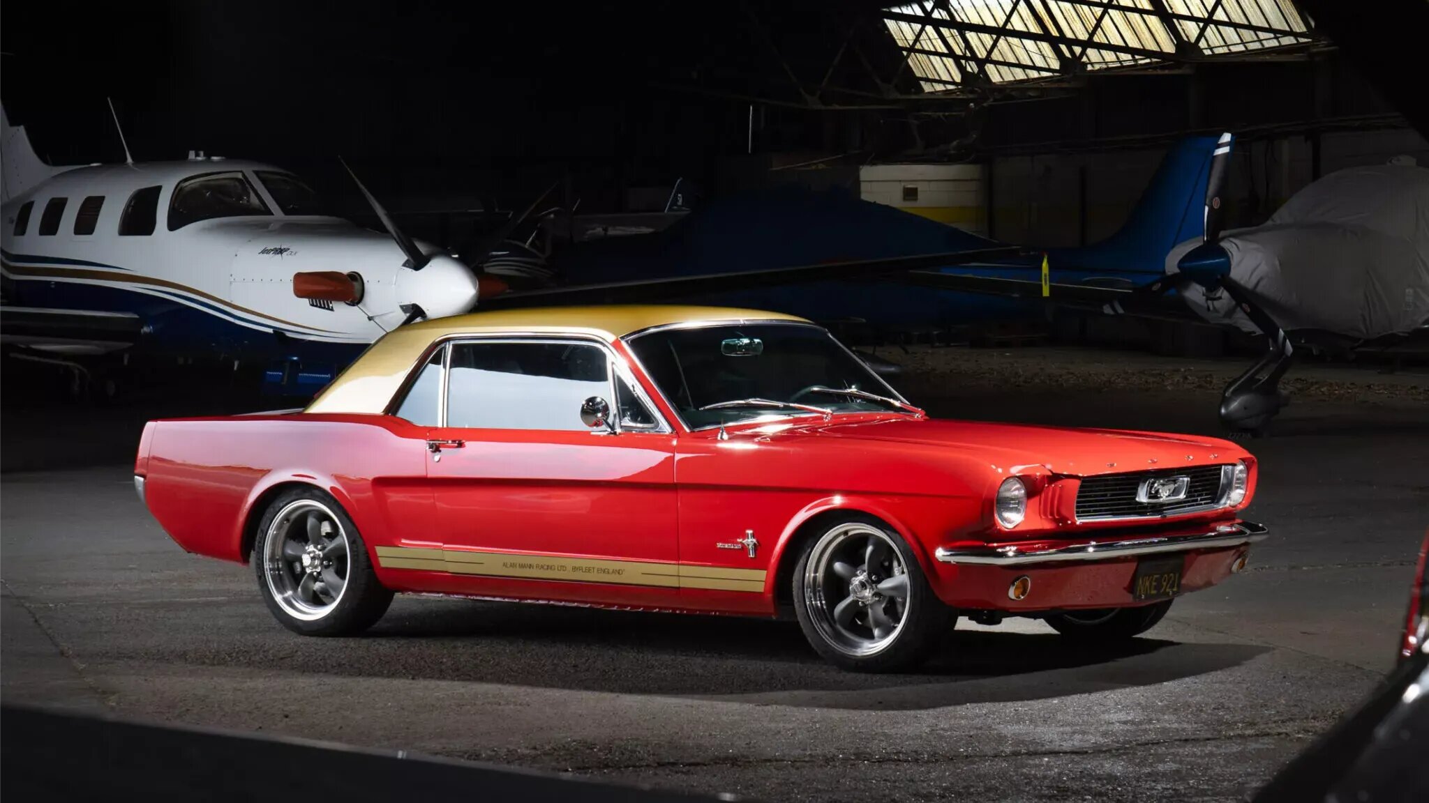 Классический Ford Mustang превращают в электрокар за 243 тысячи долларов