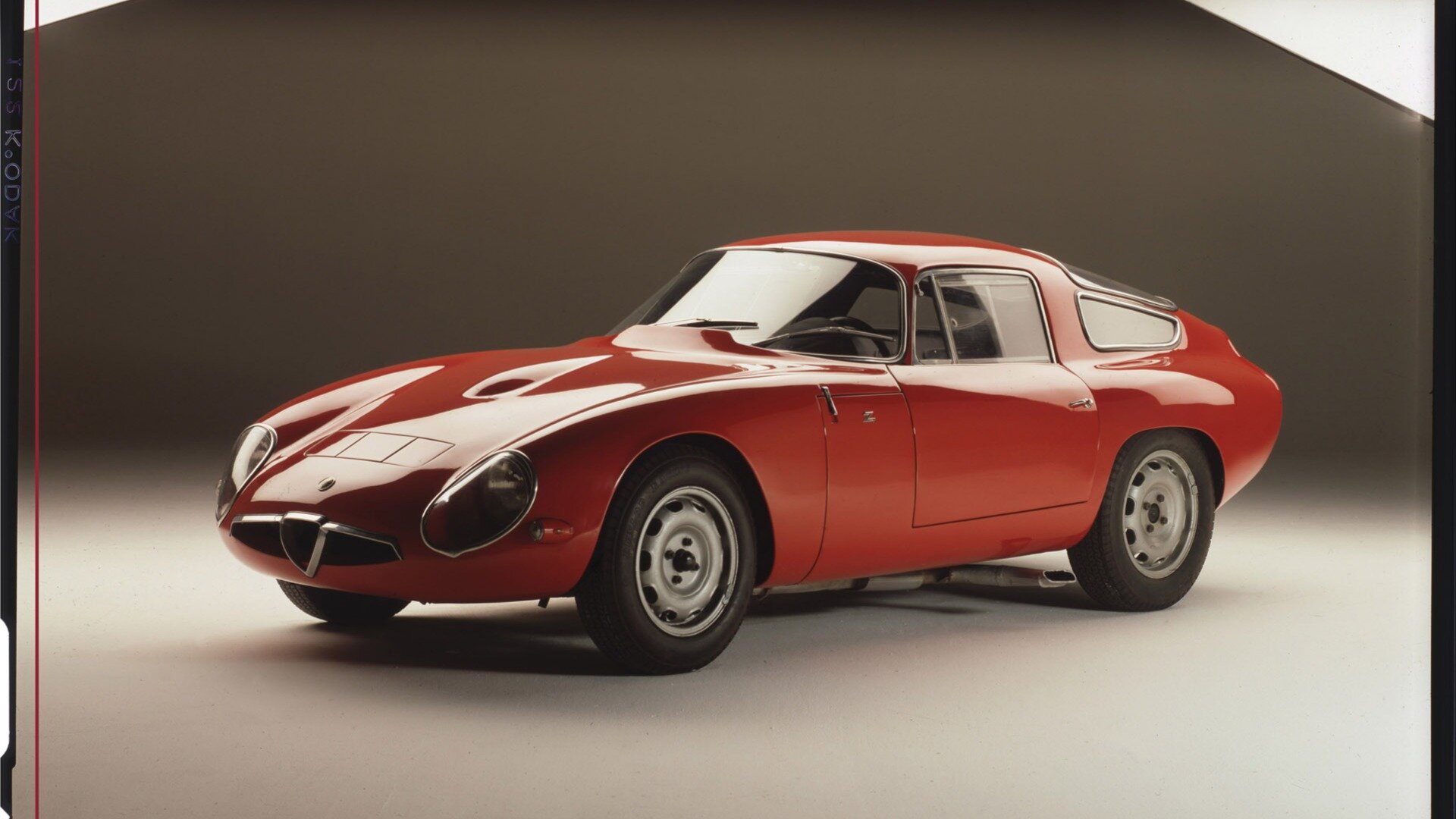 Новые электрические Alfa Romeo получат винтажный дизайн