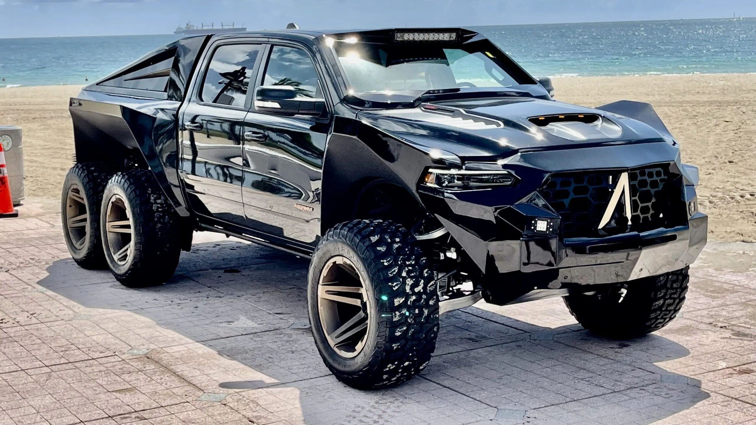 В Apocalypse добавили суперпикапу Ram 1500 TRX мощности и колёс