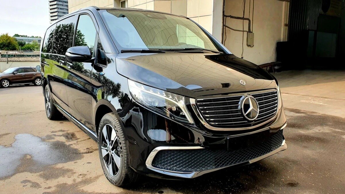 В России появились в продаже электромобили Mercedes-Benz EQV