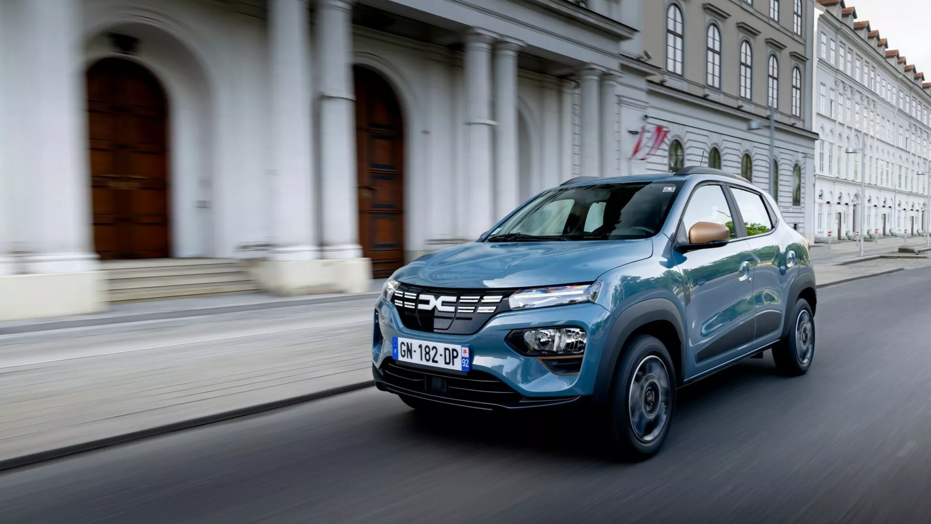 Электрохэтчбек Dacia Spring внезапно подешевел почти в два раза