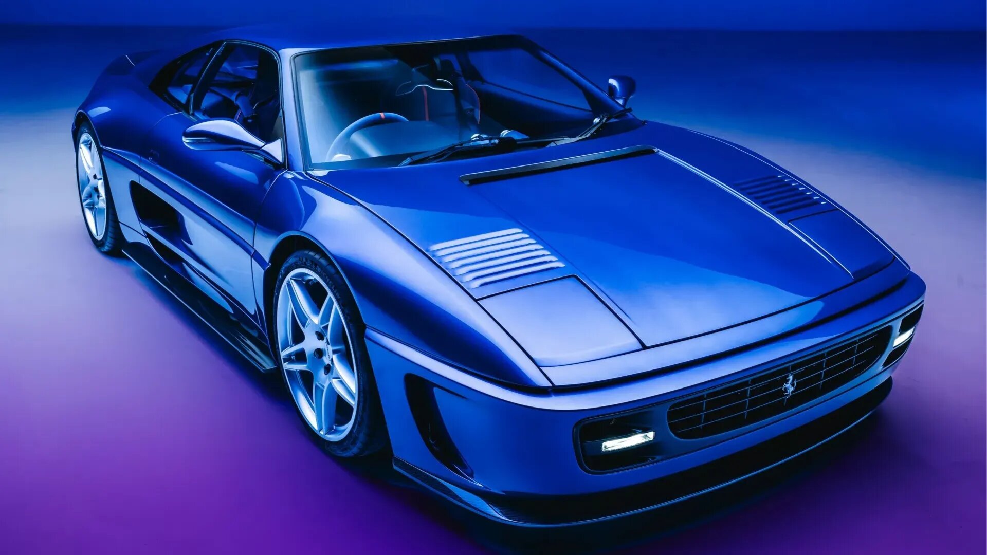 Ferrari F355 из 1990-х превратили в карбоновый рестомод