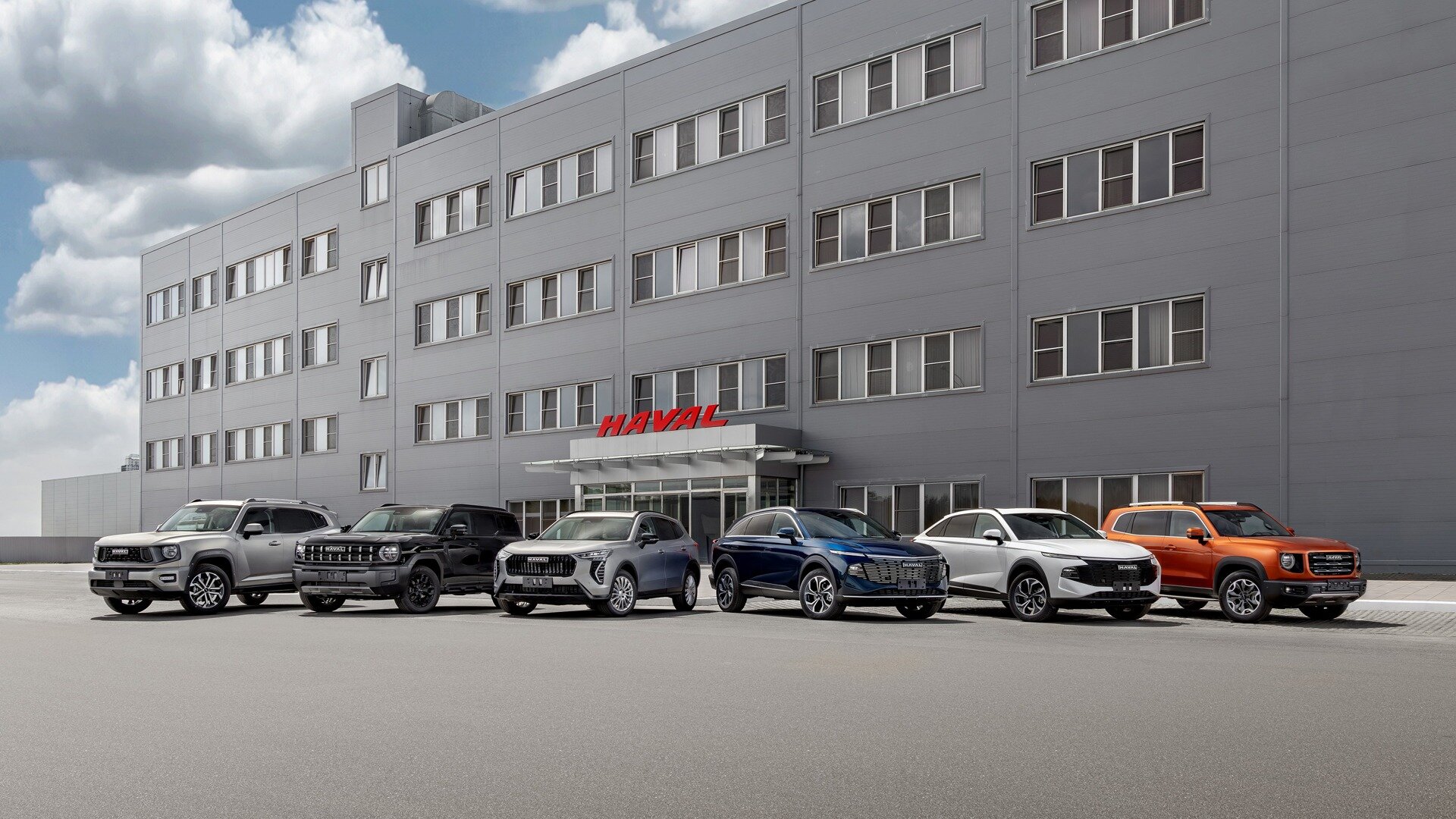 Продажи автомобилей китайских брендов в РФ снизились более чем на четверть