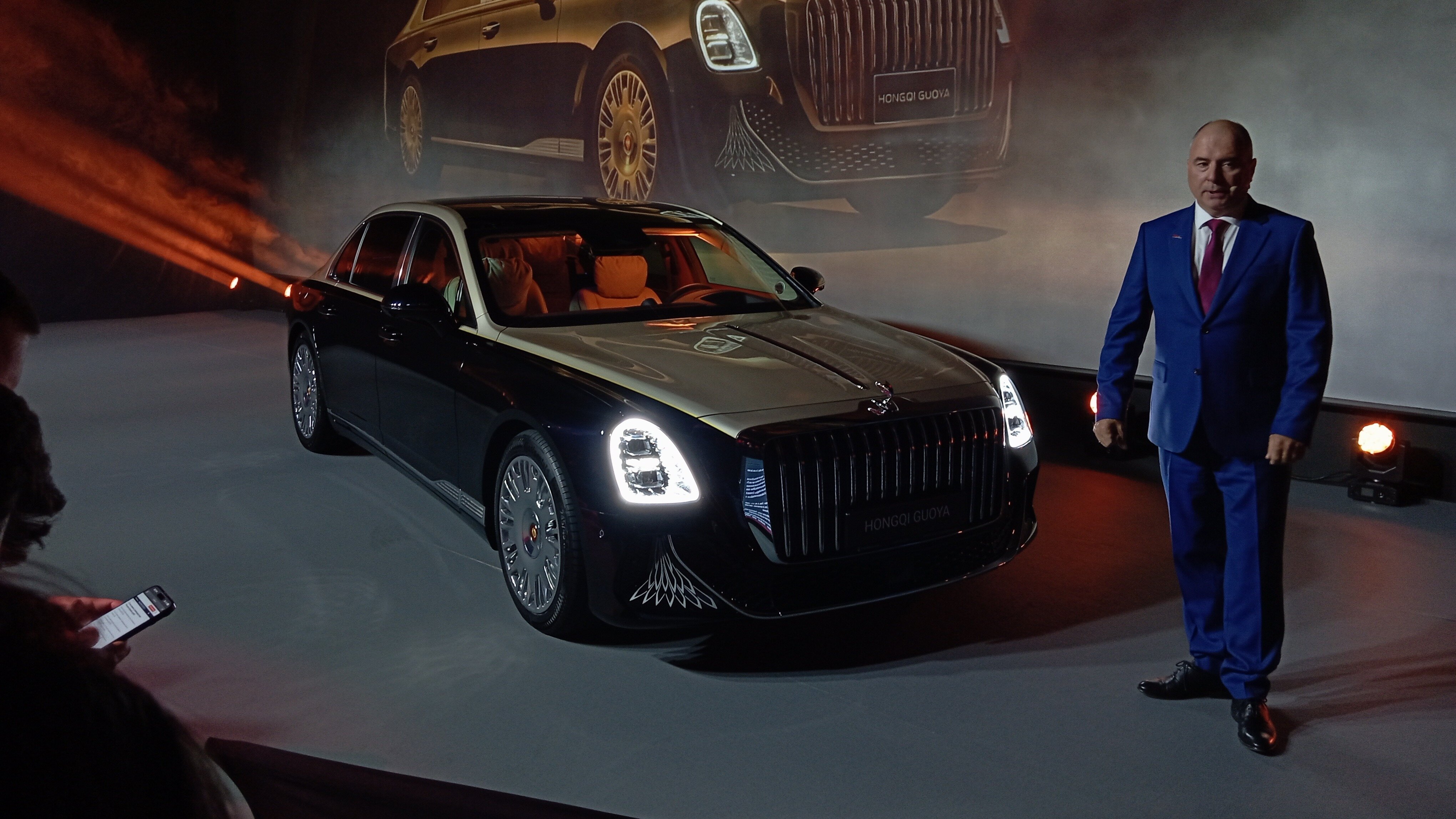 Объявлена стоимость конкурента Aurus Senat от Hongqi для России