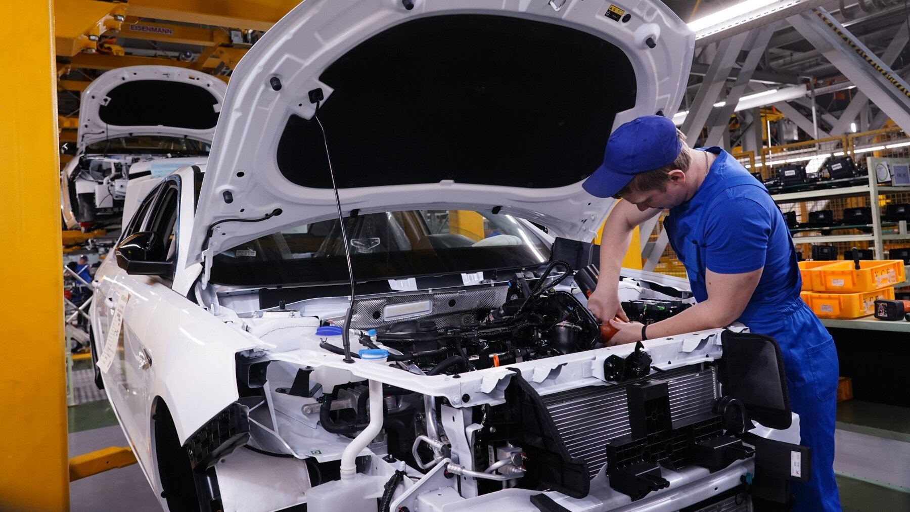 Росстат сообщил о падении производства автомобилей в России на 78 процентов в январе