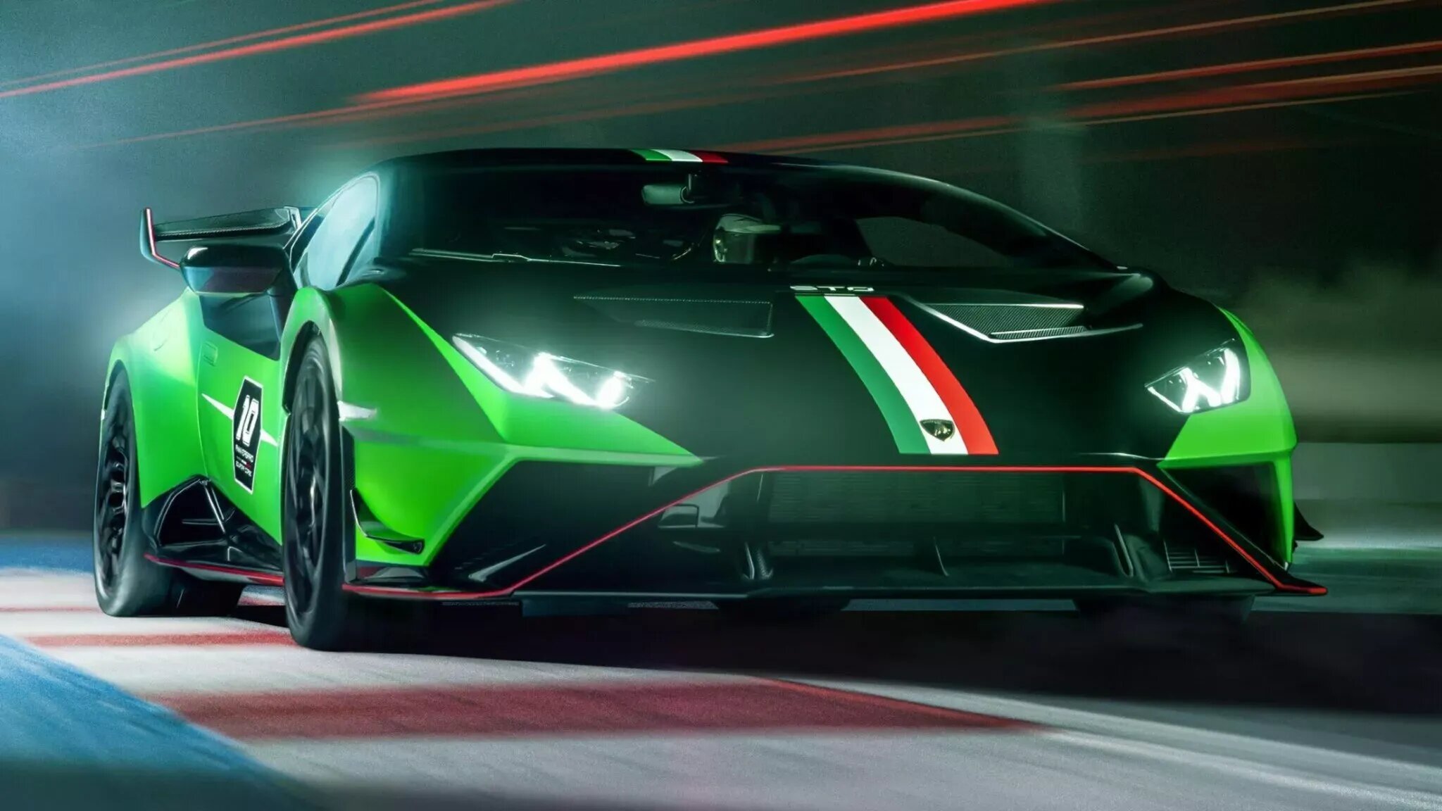 Марка Lamborghini создала уникальный экземпляр Huracan в честь гоночного подразделения Squadra Corse