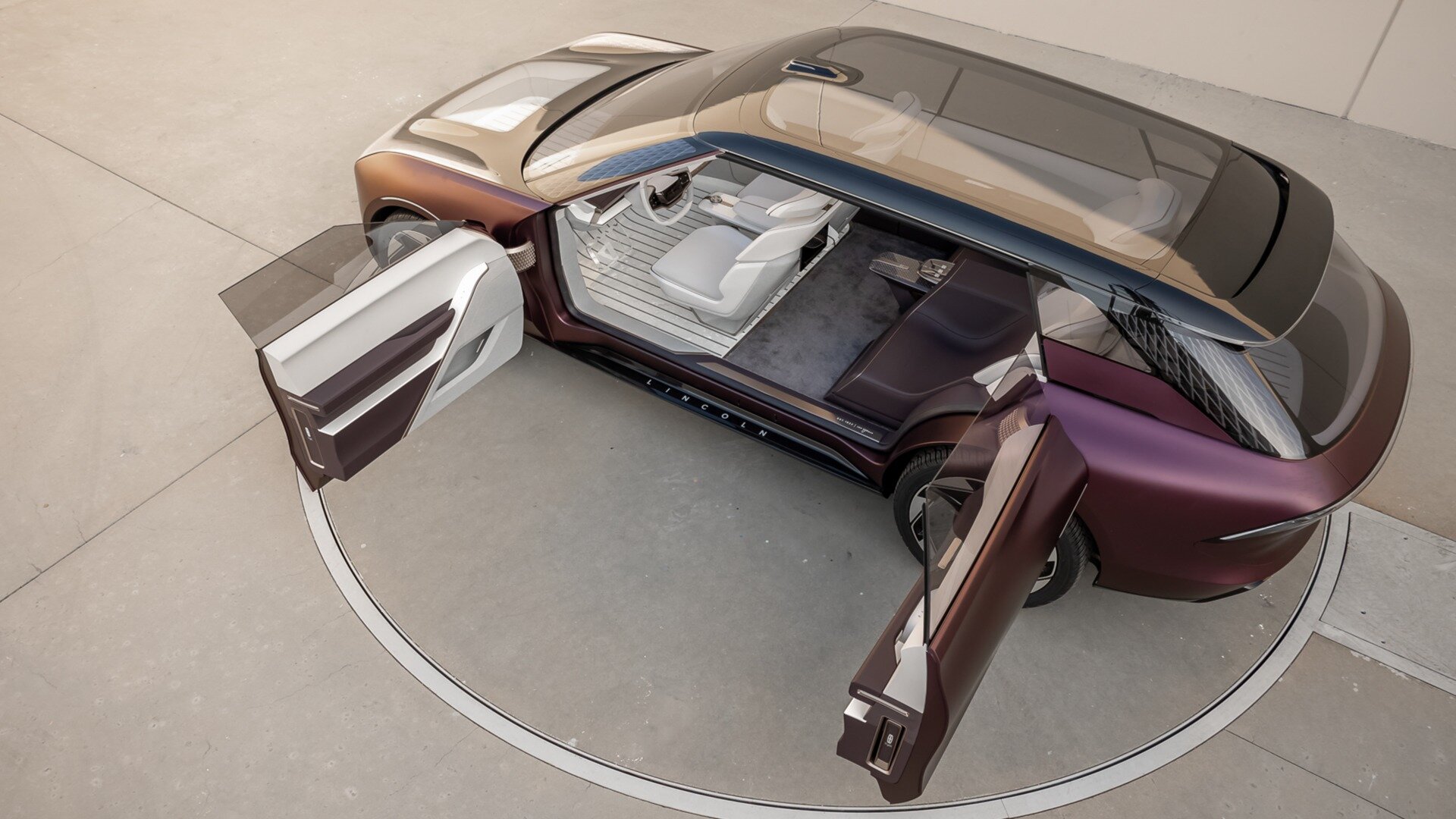 Ford запатентовал распашные двери круче, чем у Rolls-Royce