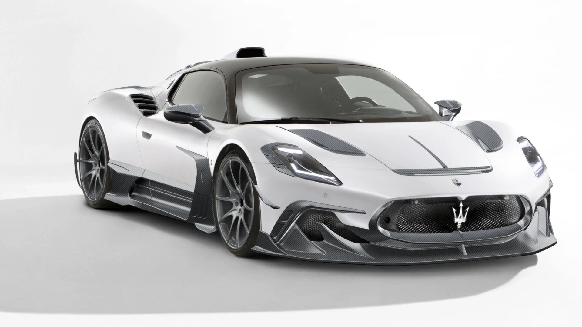 Ателье Mansory выпустило странный бодикит для суперкара Maserati MC20