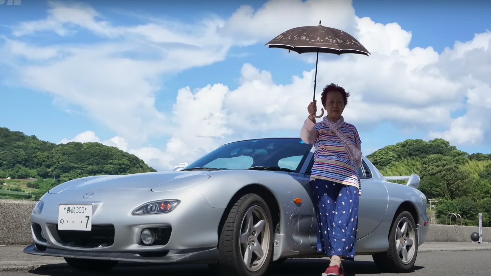 80-летняя японка вернула «Мазде» купе RX-7, которым владела 25 лет
