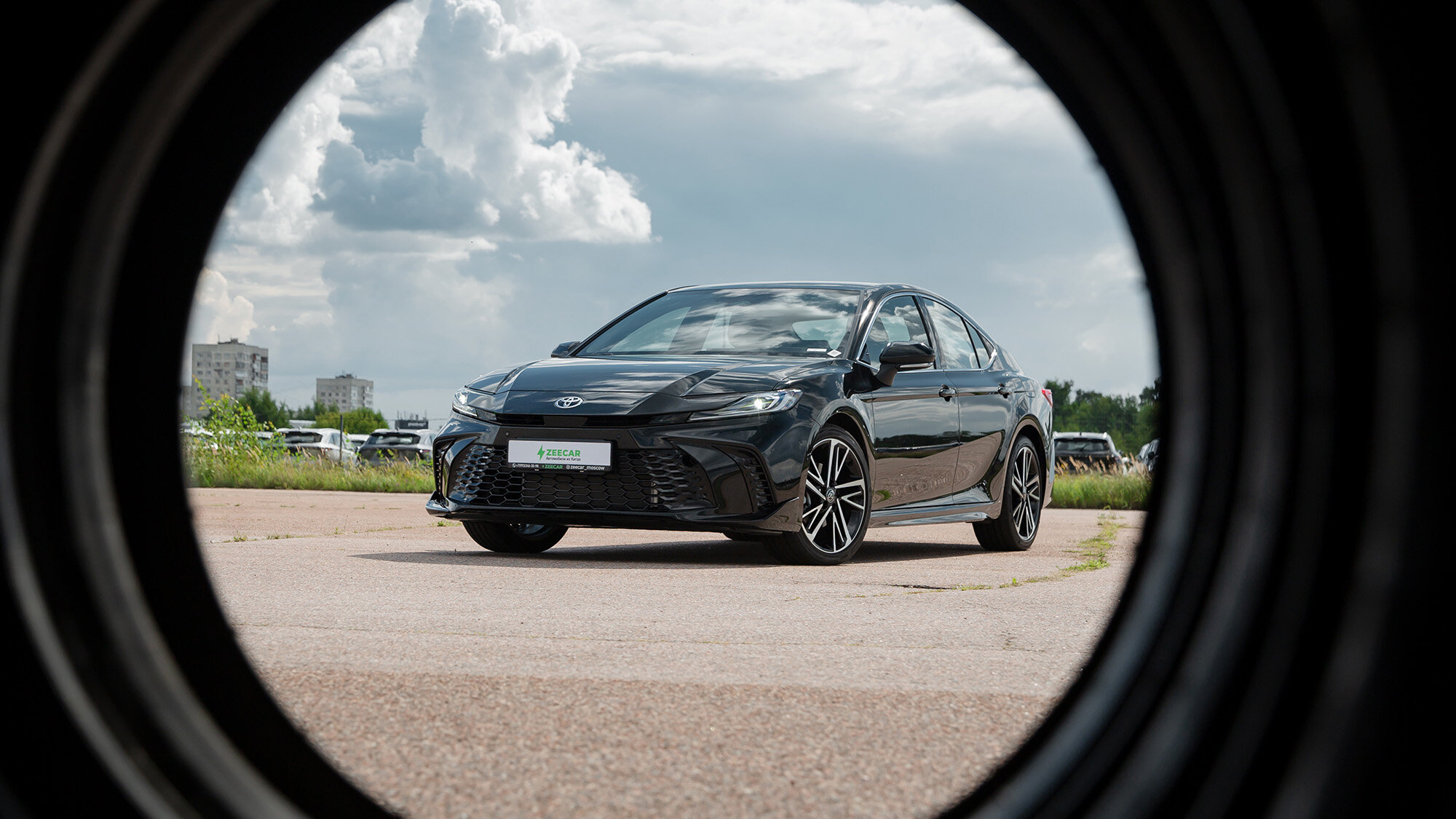 Тест и обзор новой Toyota Camry: как едет, что нового и чего у неё больше нет