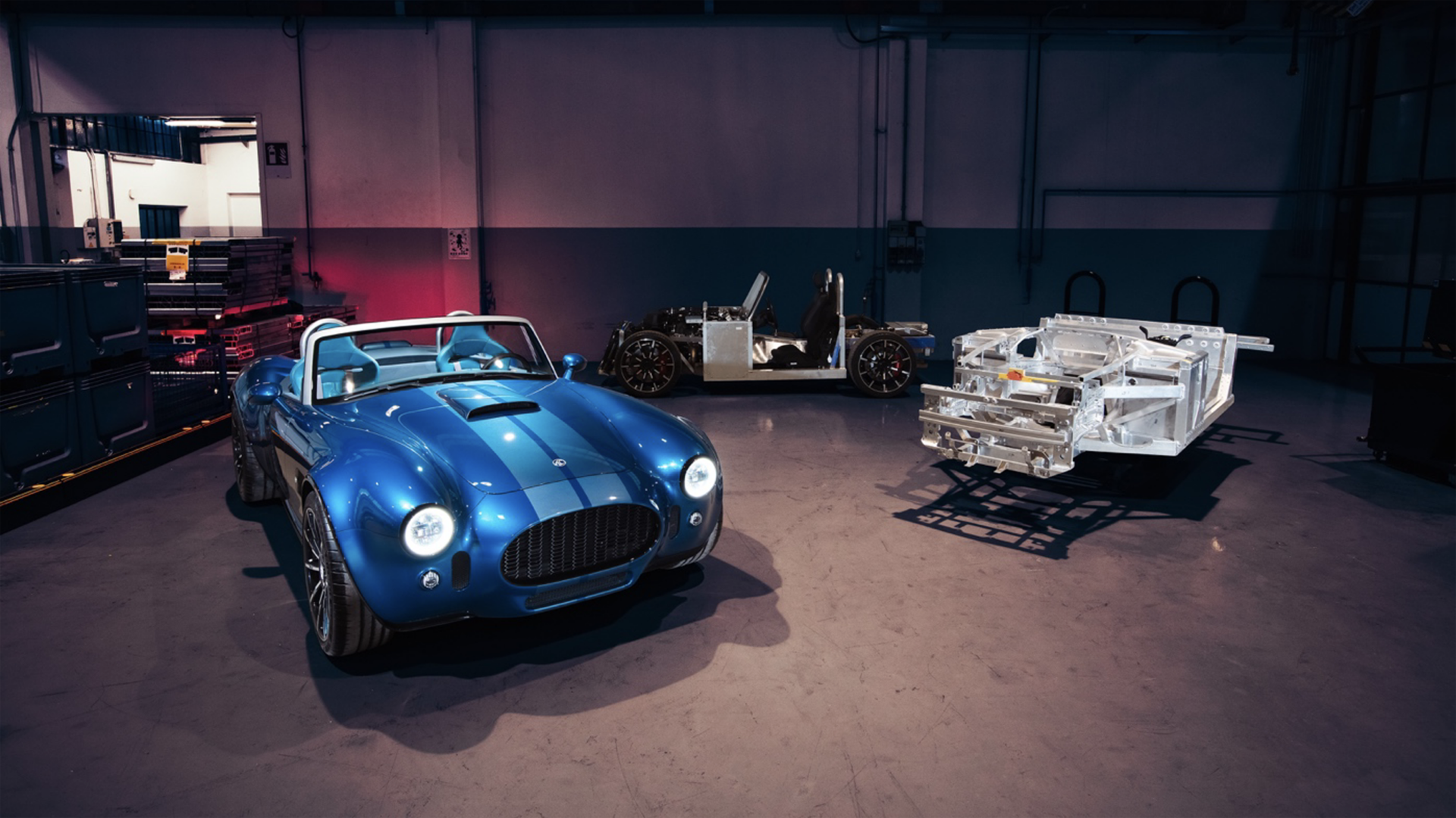 Возрождённый спорткар AC Cobra получит компактный мотор