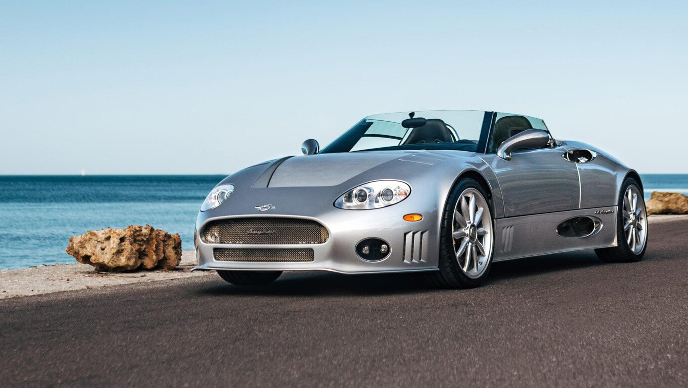 На аукционе продают редкий 15-летний спорткар от Spyker, который проехал всего 5 тысяч километров