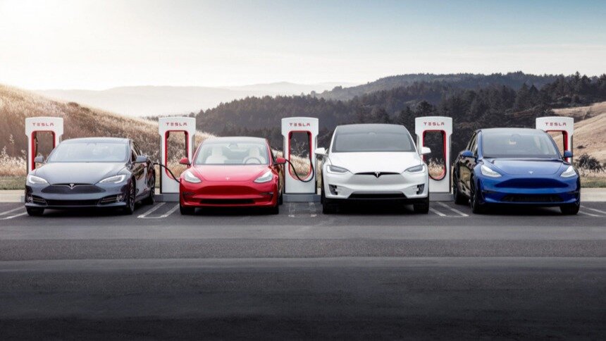 Tesla назвали самым популярным премиум-брендом в США