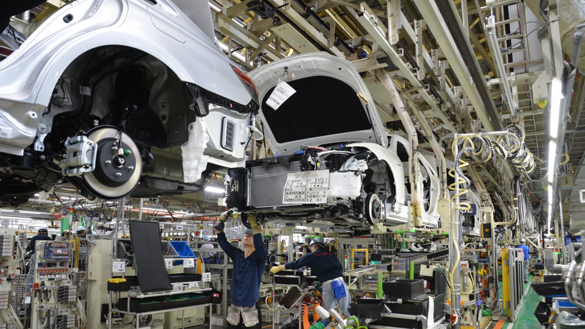 Toyota Motor остановит ещё три японских завода в мае