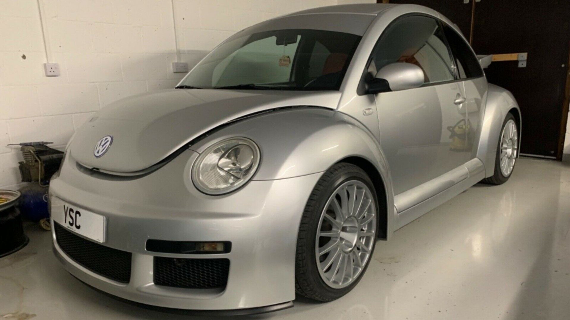 На продажу выставлен VW Beetle с шестицилиндровым мотором, и это не самоделка