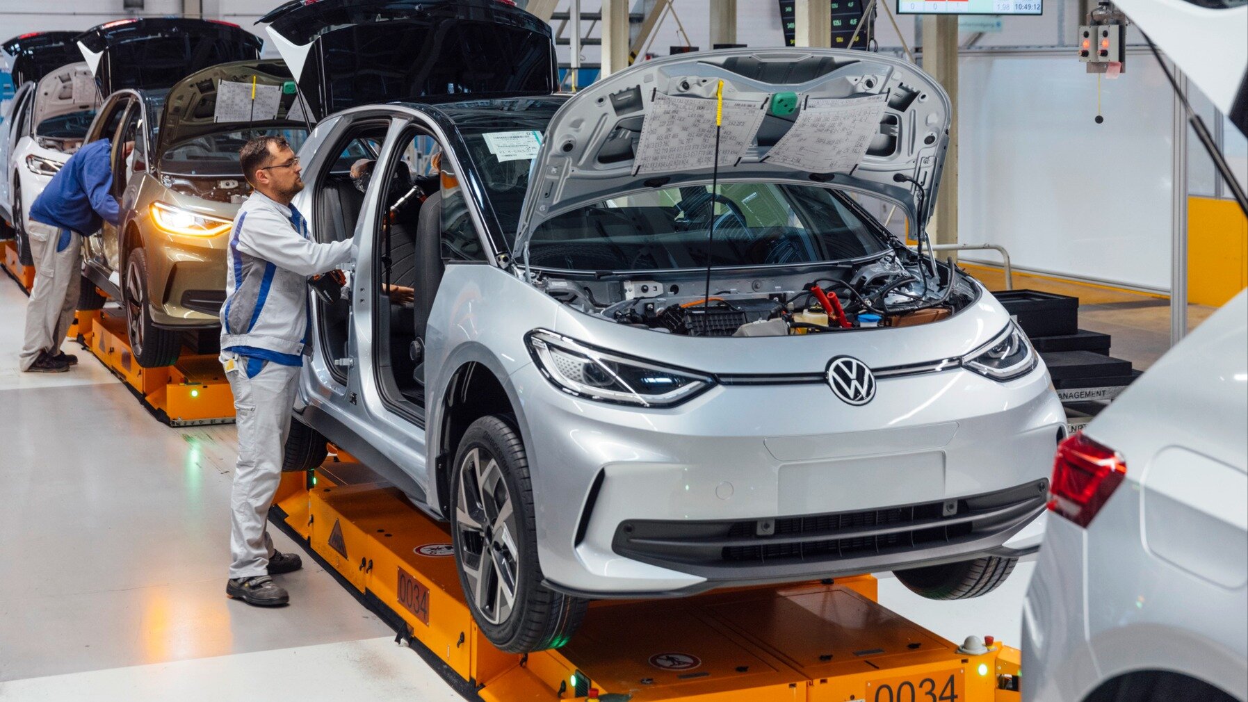 Volkswagen приостановит производство двух моделей из-за низкого спроса