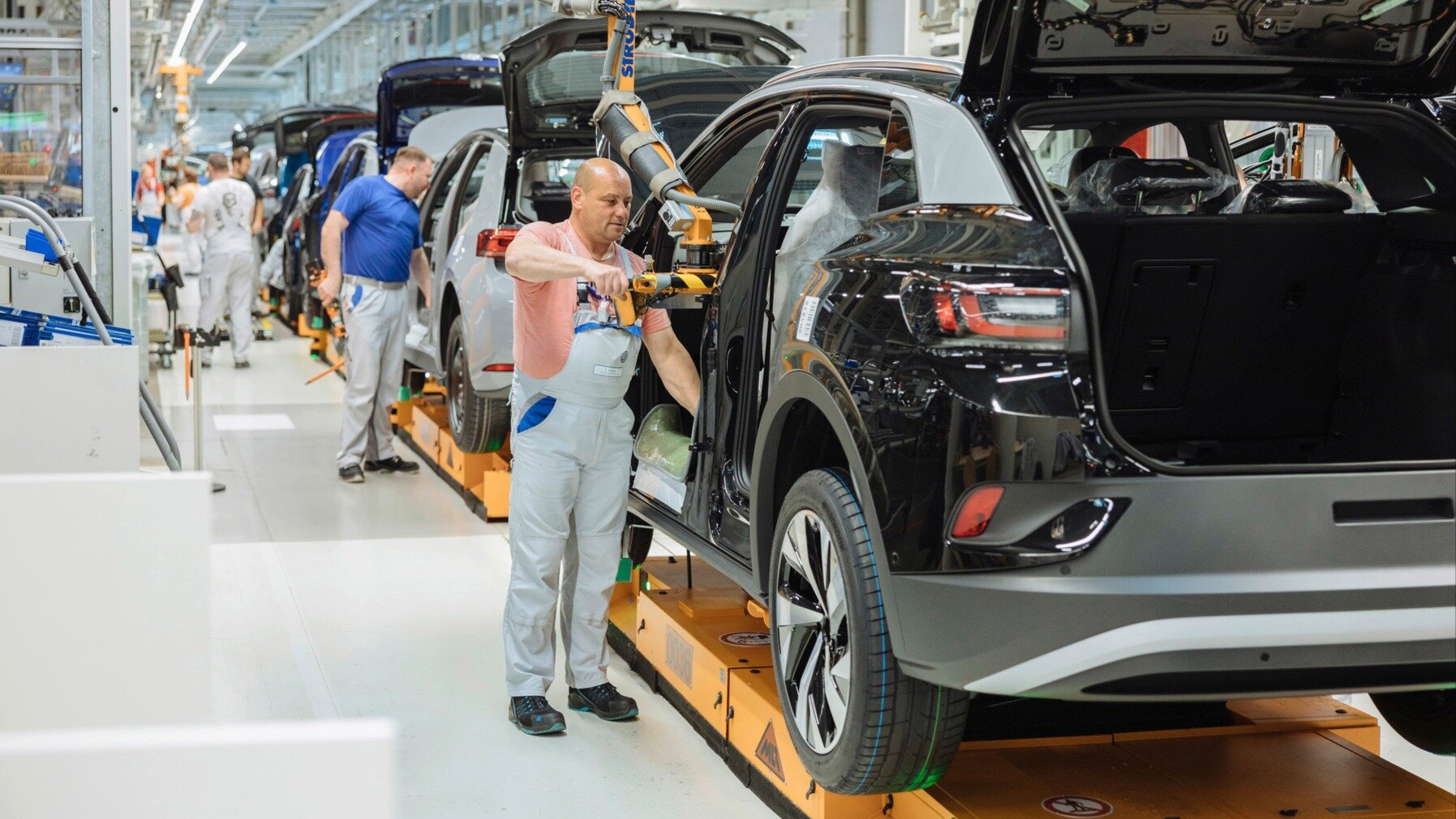 Volkswagen приостановит крупнейший европейский завод