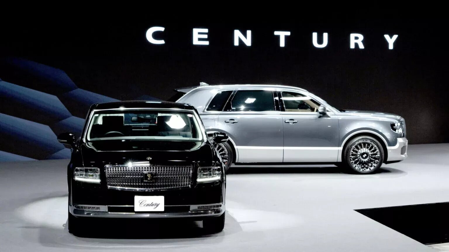 Toyota хочет сделать Century отдельным люксовым брендом